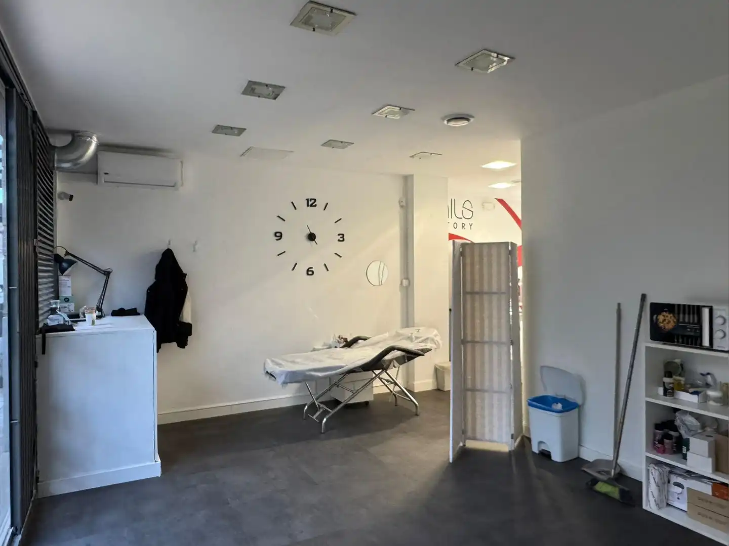 Commercial properties for transfer in Sabadell  with Furnished