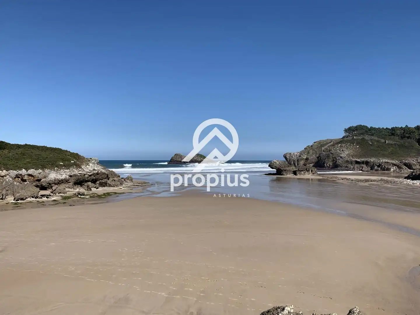 Dachboden zum Verkauf in Llanes mit Abstellraum