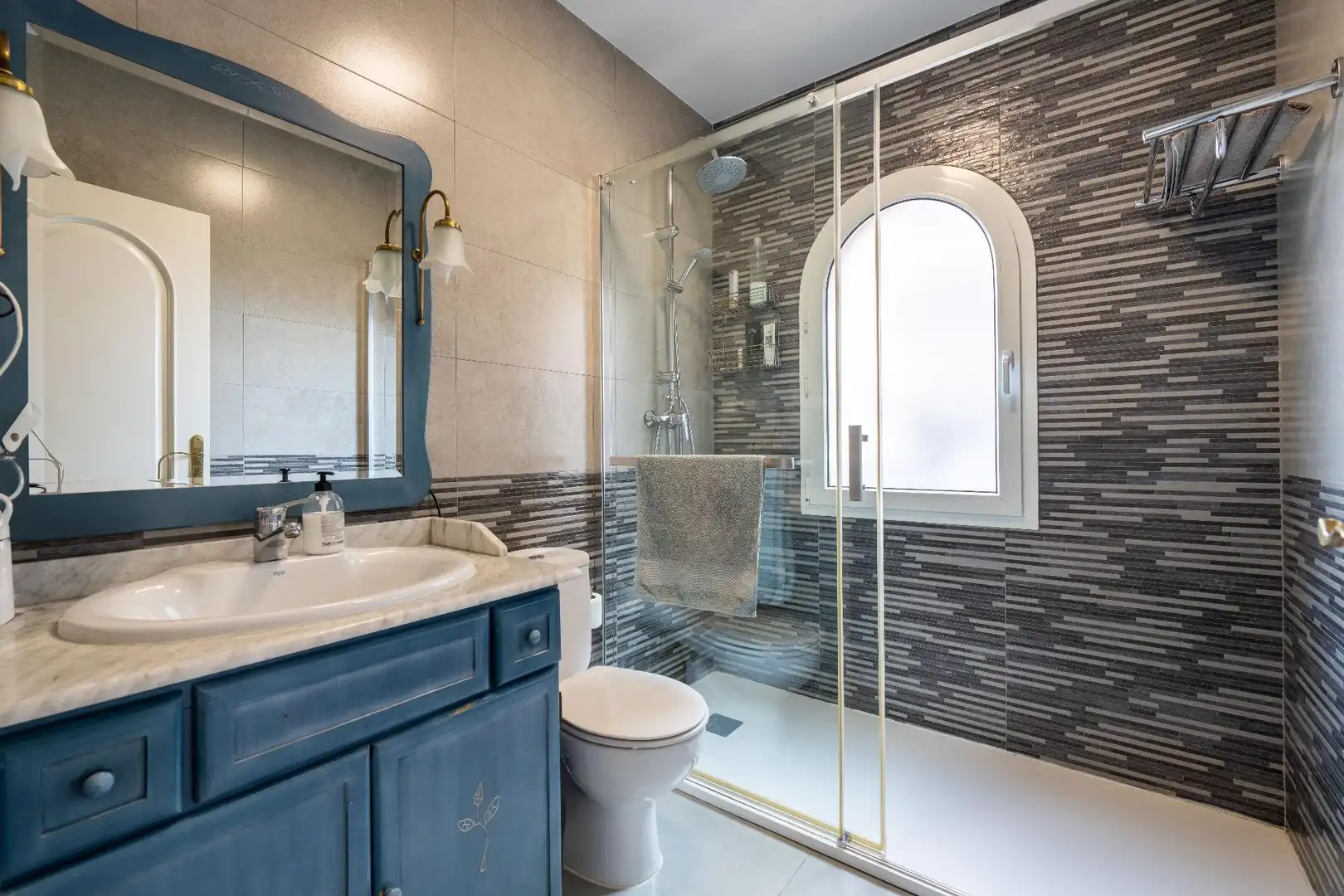 Bathroom of Houses for sale in Roquetas de Mar  with Air Conditioner, Private garden and Terrace
