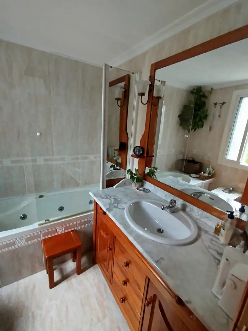 Badezimmer von Wohnung zum Verkauf in Móstoles mit Klimaanlage, Heizung und Privatgarten