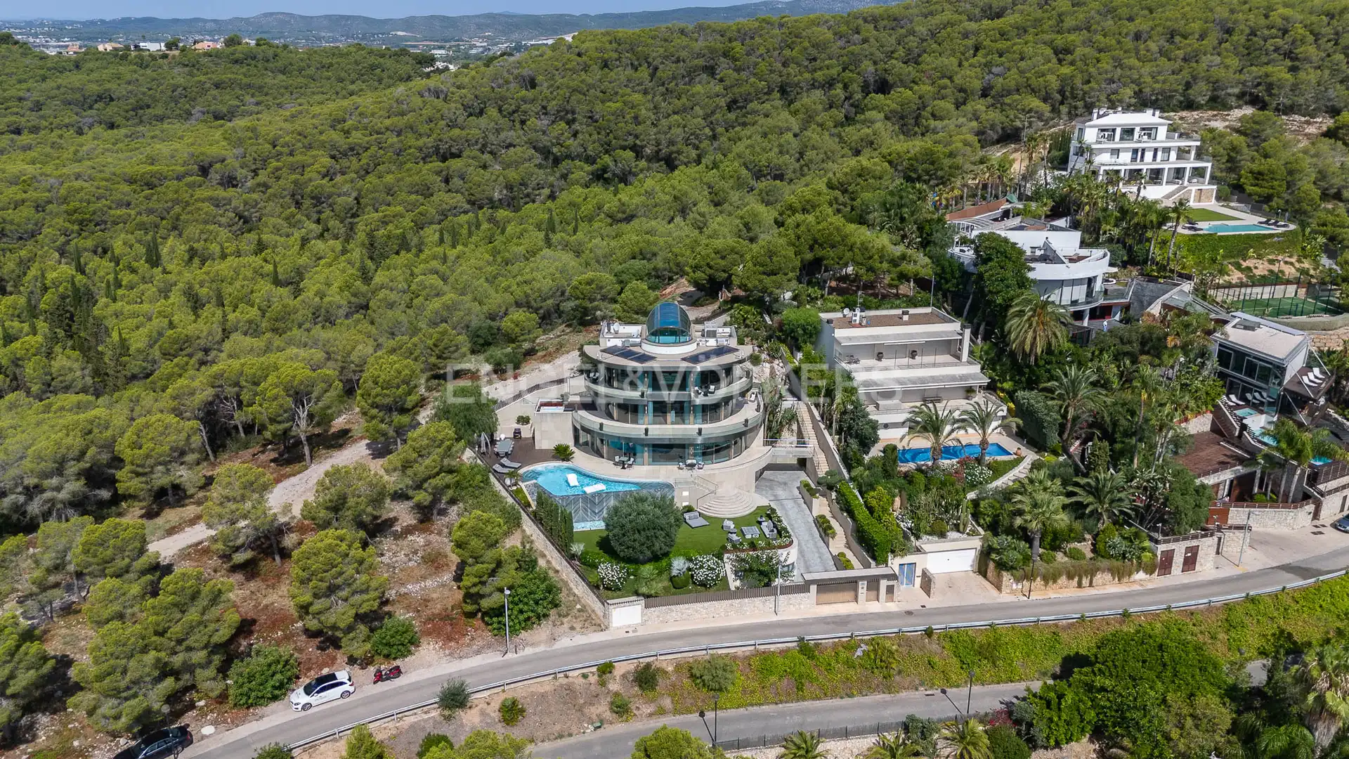 Vista exterior de Casa o xalet en venda en Sitges amb Aire condicionat, Calefacció i Jardí privat