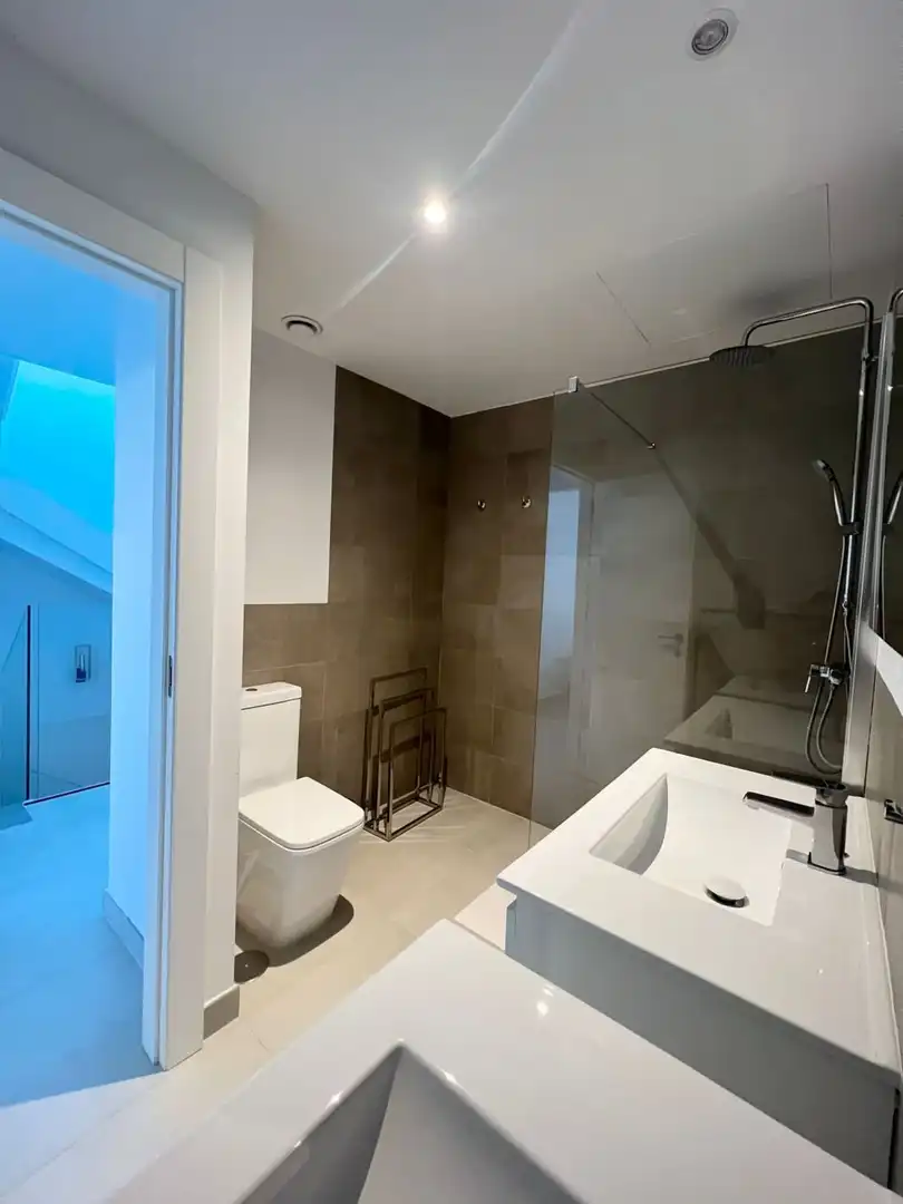 Baño de Casa adosada de alquiler en Estepona con Jardín privado, Terraza y Trastero