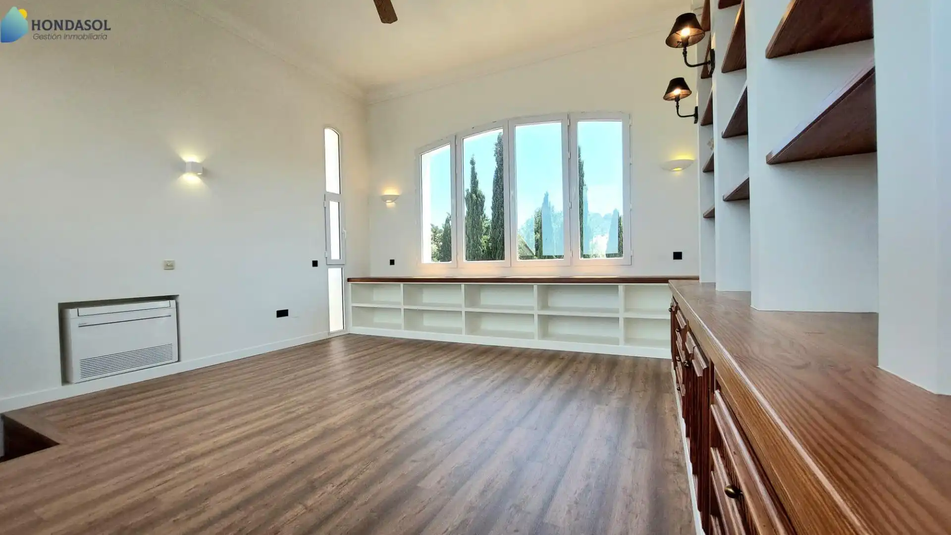 Sala d'estar de Casa o xalet en venda en Cartagena amb Aire condicionat, Jardí privat i Terrassa