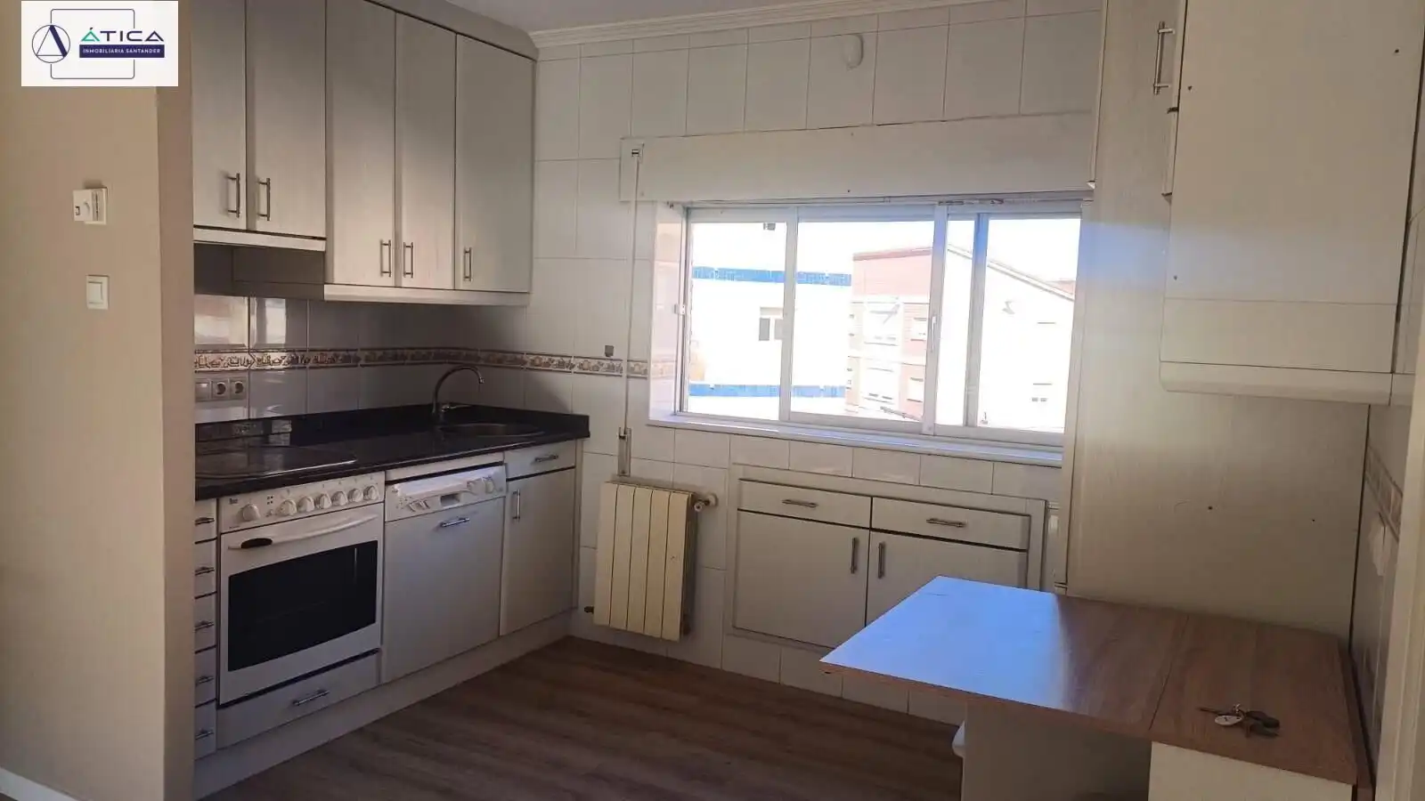 Kitchen of Flat for sale in Santander  with Heating