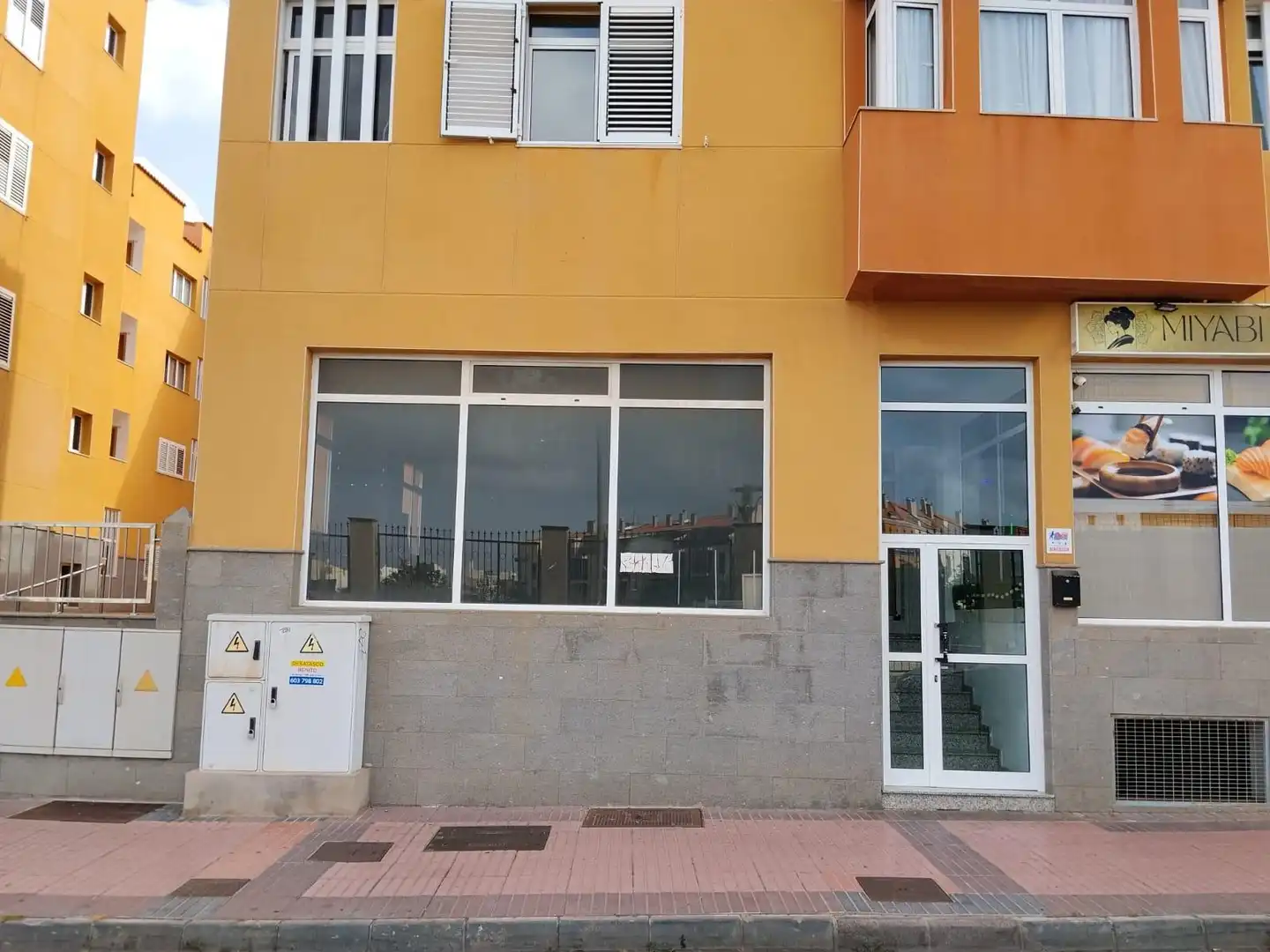 Vista exterior de Local en venda en Telde