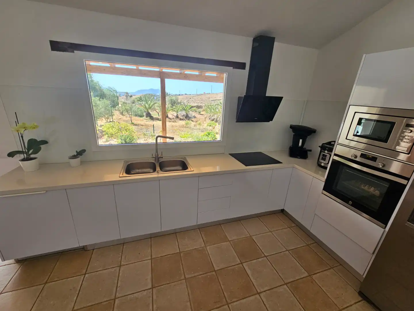 Cuina de Casa o xalet en venda en Tuineje amb Jardí privat, Terrassa i Traster