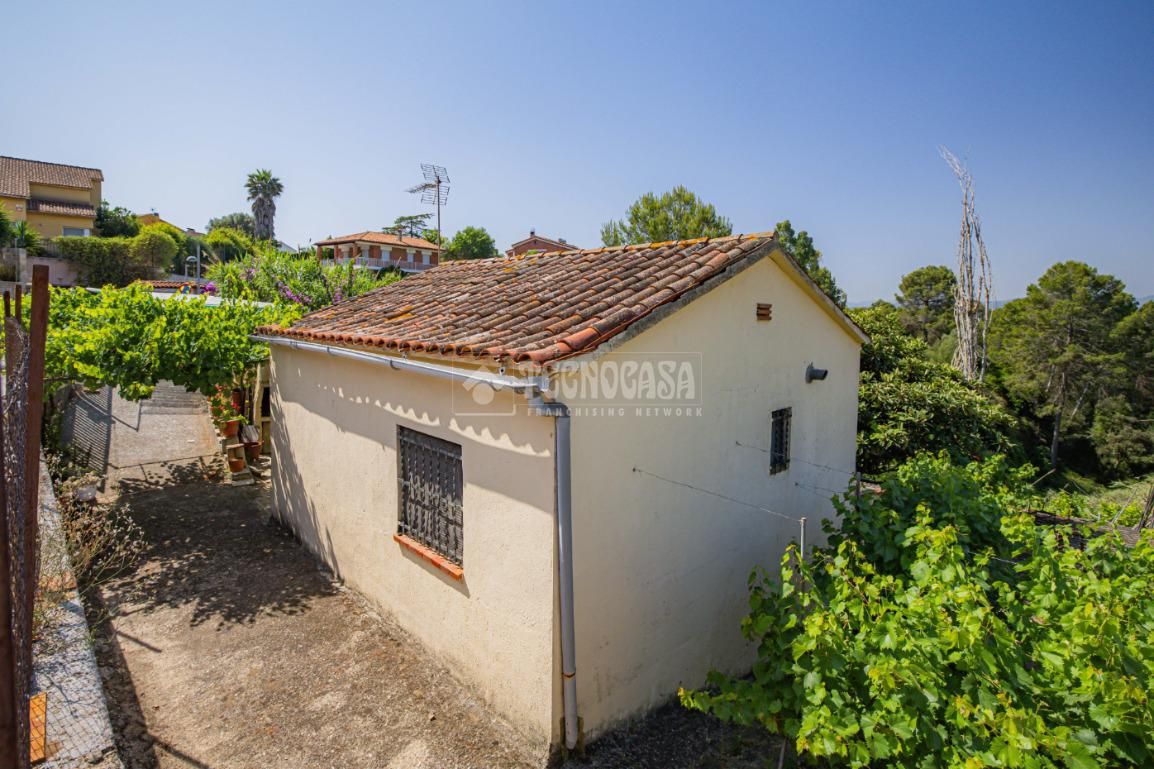 Vista exterior de Casa o xalet en venda en Rubí amb Aire condicionat i Calefacció