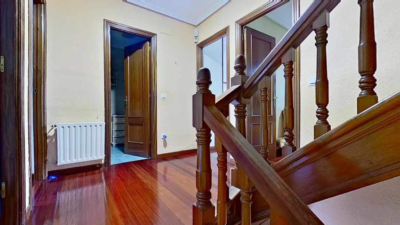 Casa adosada en venda en Torrelavega  amb Calefacció, Jardí privat i Parquet