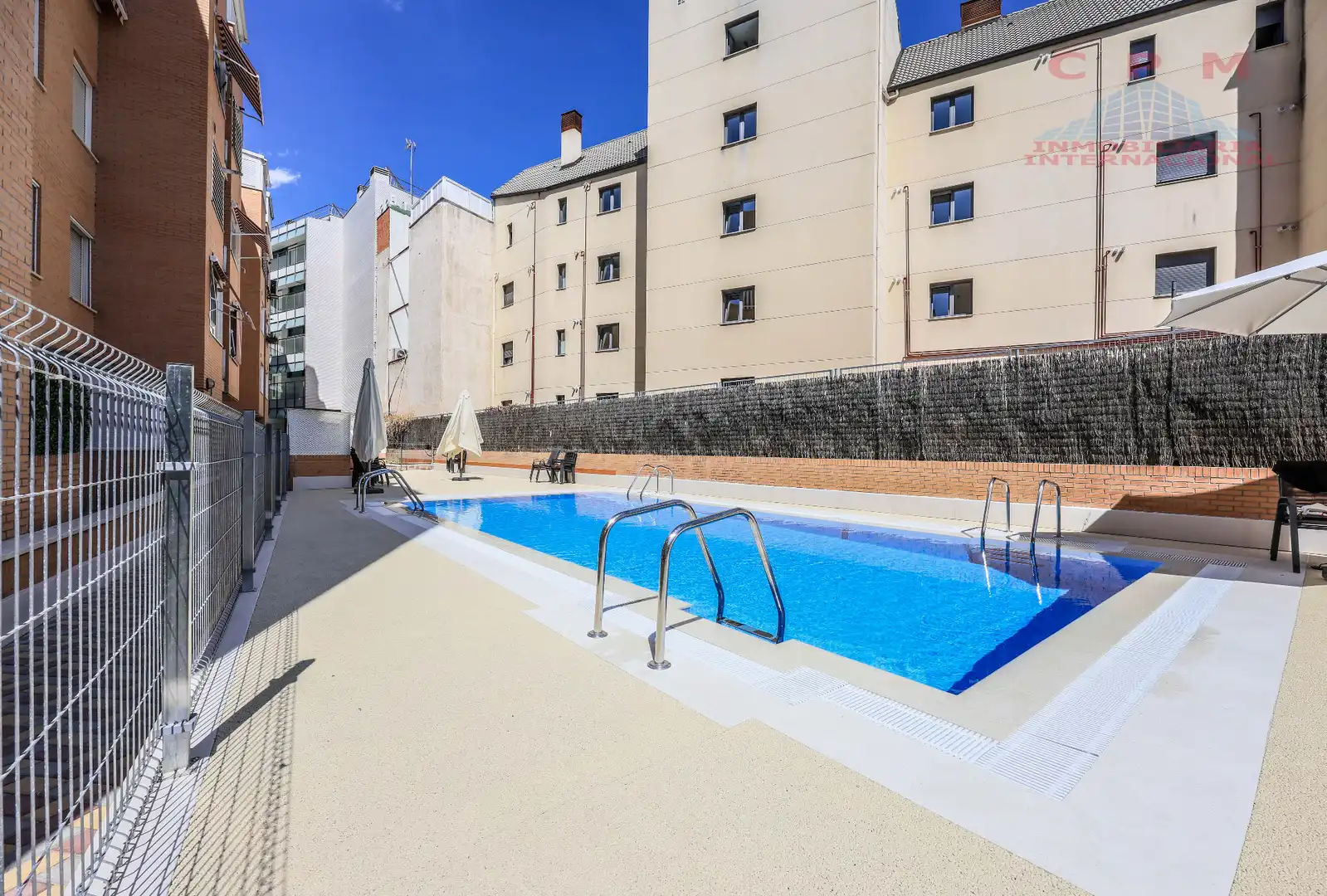 Piscina de Piso de alquiler en  Madrid Capital con Aire acondicionado, Calefacción y Parquet