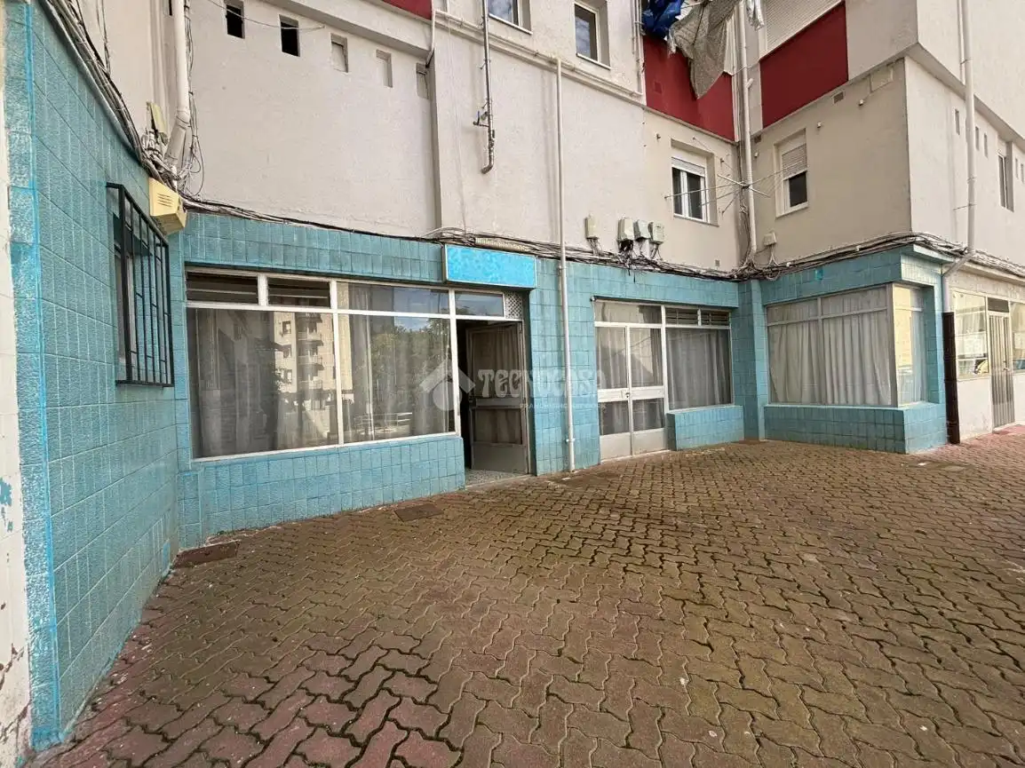 Local comercial en venta en C. Benidorm