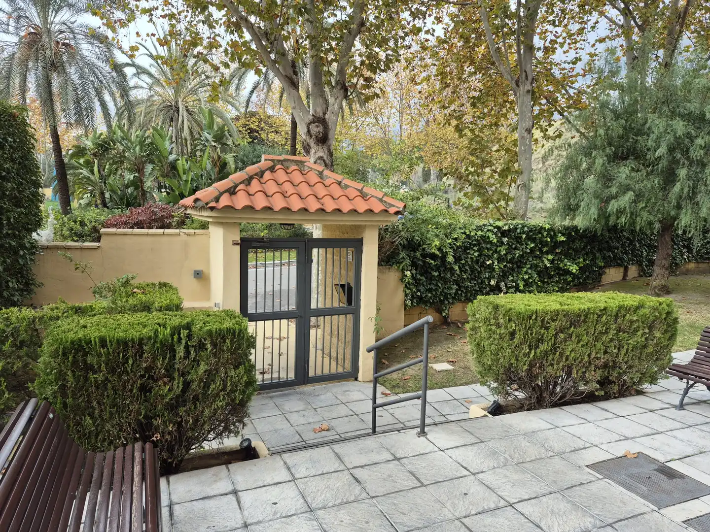 Exterior view of Attic for sale in Marbella  with Air Conditioner, Private garden and Terrace