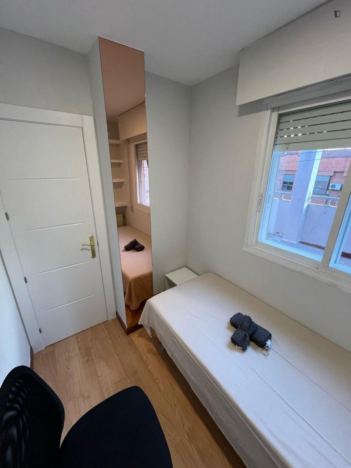 Apartment for share in Almenara -Ventilla