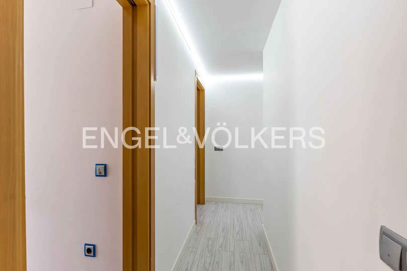 Piso en venta en Vilanova i la Geltrú con Aire acondicionado, Calefacción y Trastero