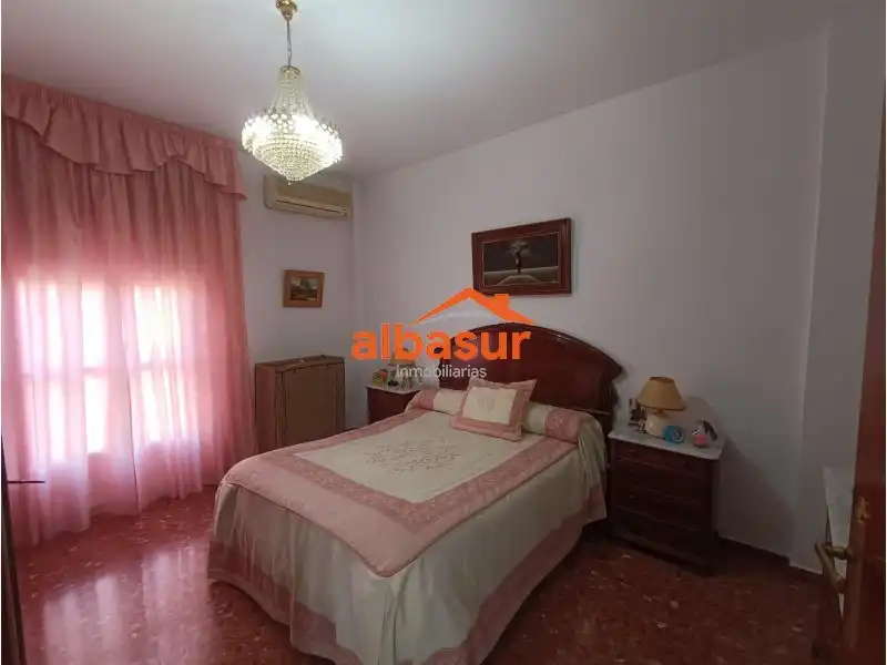 Dormitori de Casa o xalet en venda en Córdoba amb Aire condicionat, Calefacció i Moblat