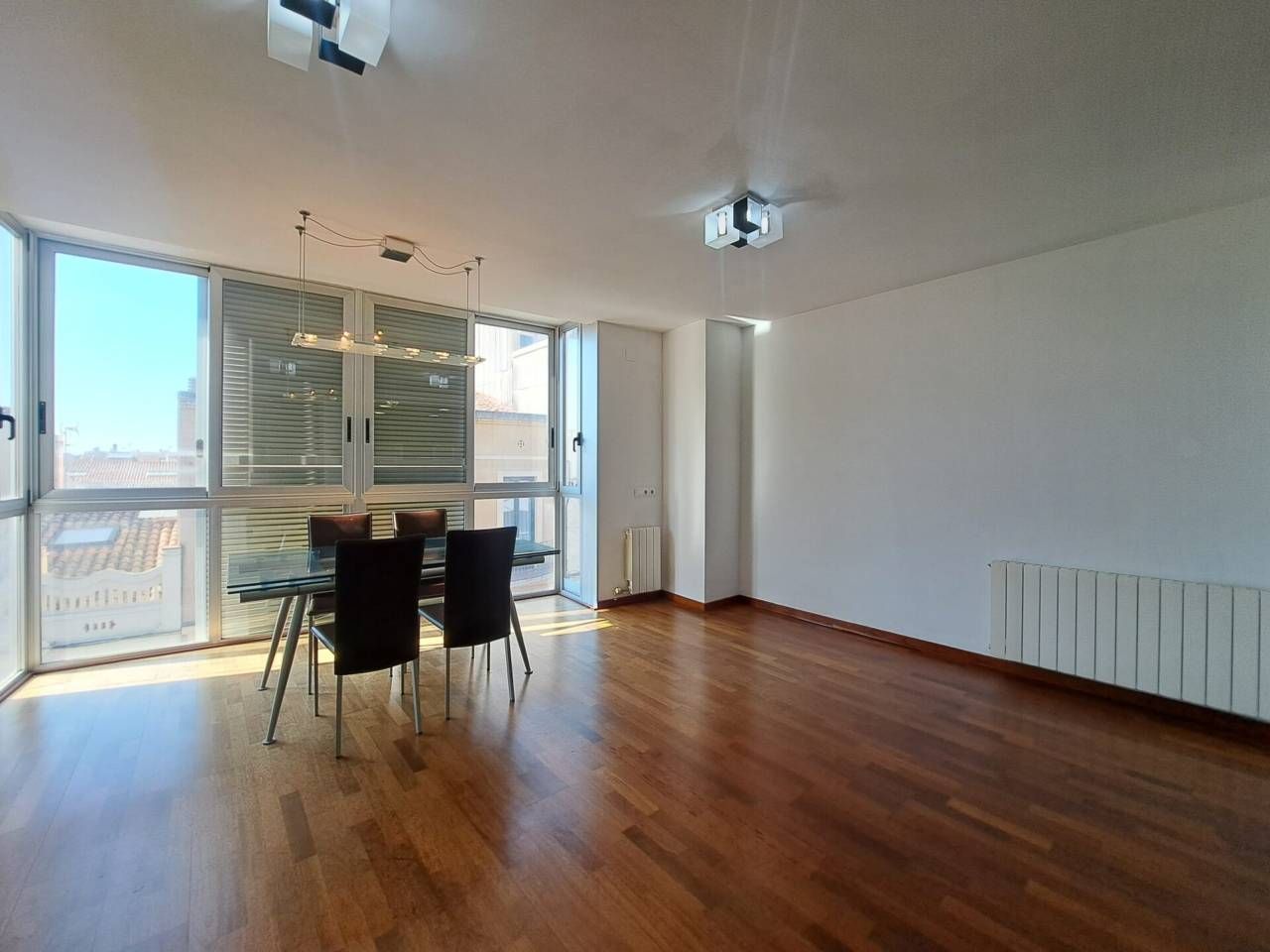Comedor de Piso en venta en Sabadell con Calefacción y Trastero