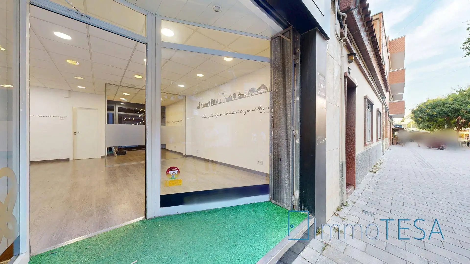 Exterior view of Commercial properties for rent in Barberà del Vallès