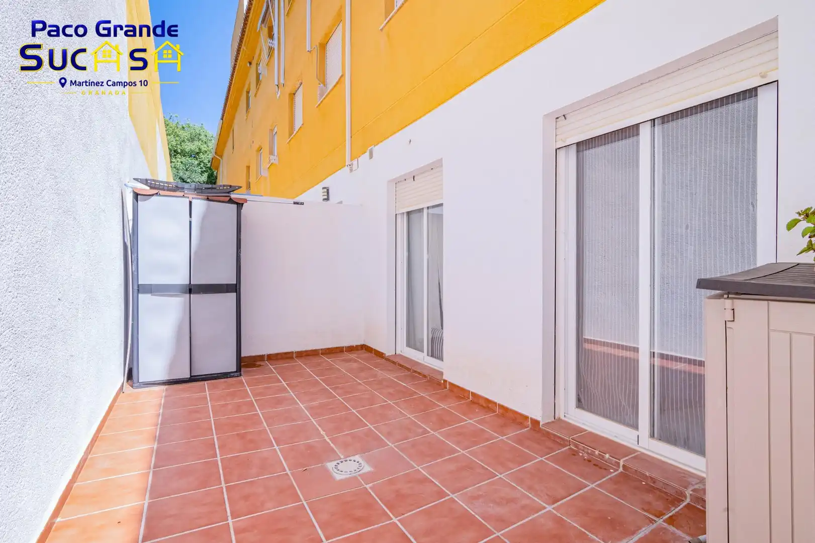 Terrasse von Erdgeschoss zum Verkauf in La Zubia mit Klimaanlage, Heizung und Möbliert