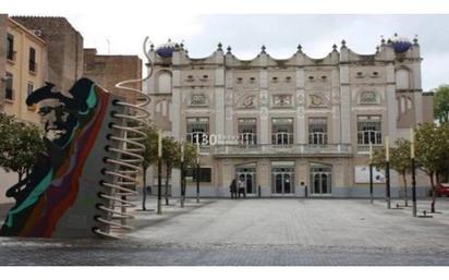 Exterior view of Flat for sale in Figueres  with Air Conditioner