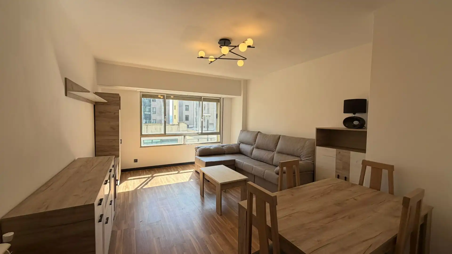 Sala de estar de Piso de alquiler en Lugo Capital con Calefacción, Parquet y Amueblado