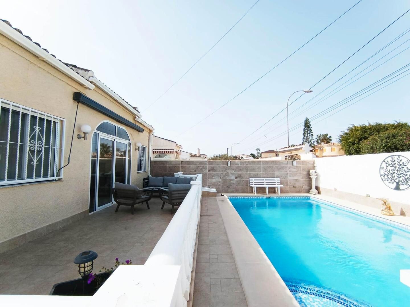 Swimming pool of House or chalet for sale in Torrevieja  with Air Conditioner, Heating and Private garden