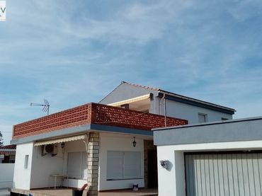 Villa avec balcon à vendre à Costa Norte