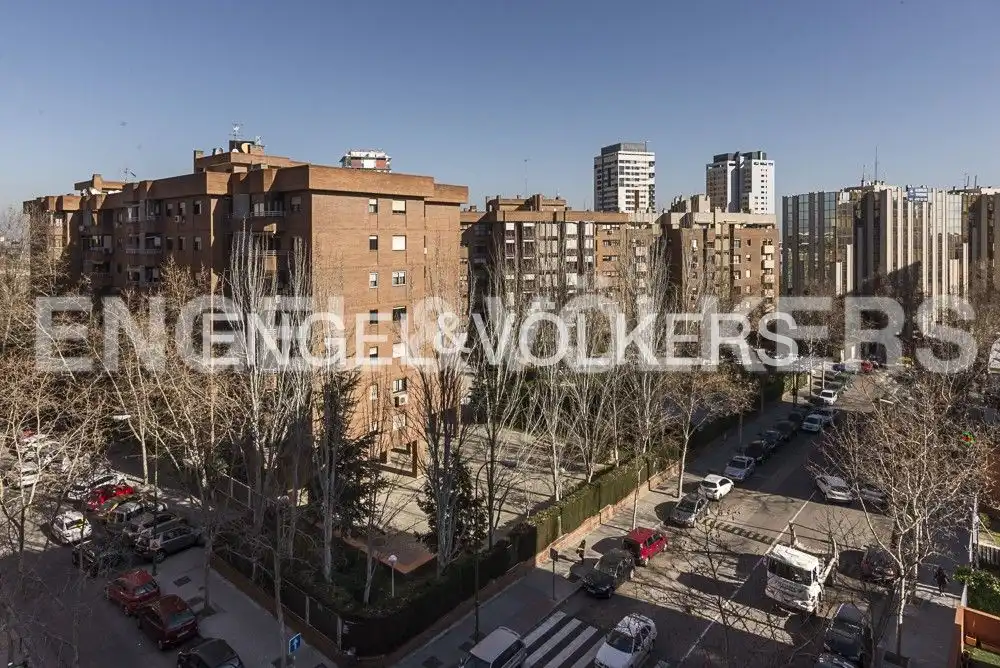 Exterior view of Flat for rent in Madrid  with Air Conditioner, Heating and Private garden