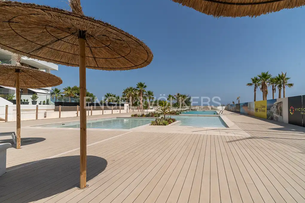 Schwimmbecken von Wohnung zur Miete in Dénia mit Klimaanlage, Heizung und Privatgarten