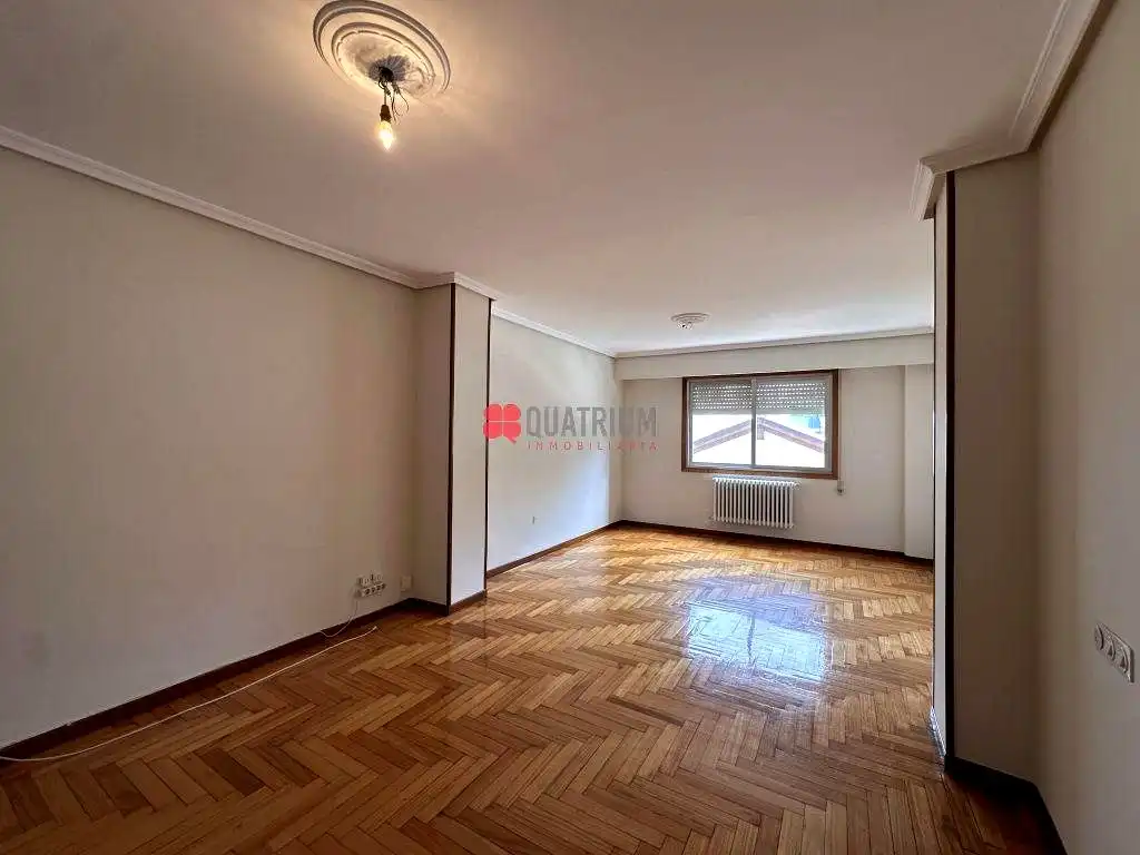 Sala de estar de Piso en venta en Ourense Capital  con Calefacción, Terraza y Trastero