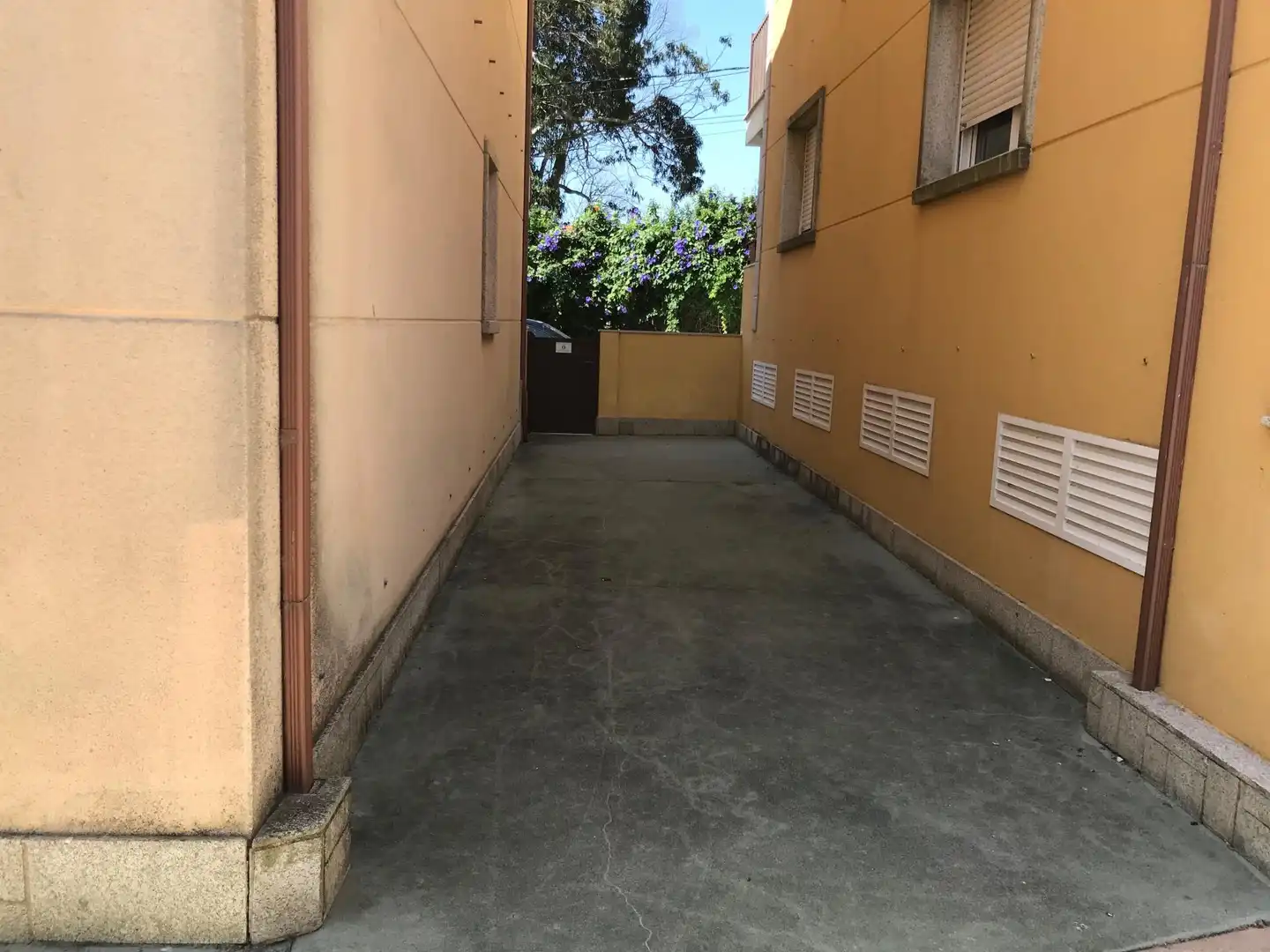 Aparcament de Apartament en venda en Ribeira amb Calefacció i Terrassa