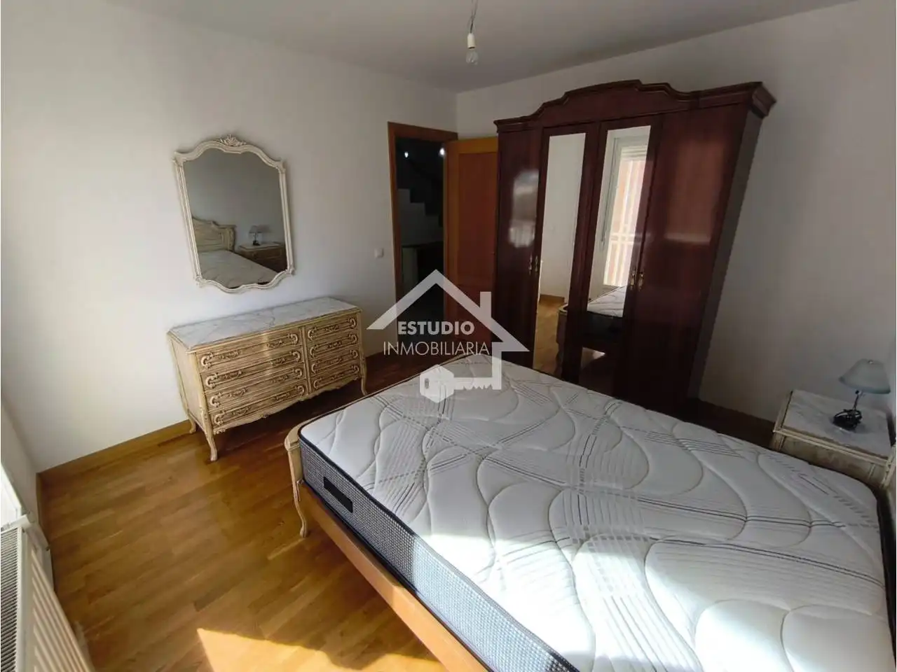 Habitación de Casa adosada en venta en Mendavia con Calefacción, Jardín privado y Parquet