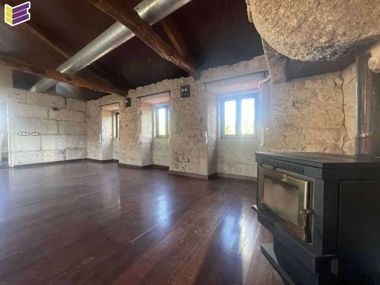 Sala d'estar de Local en venda en Tui amb Aire condicionat i Alarma