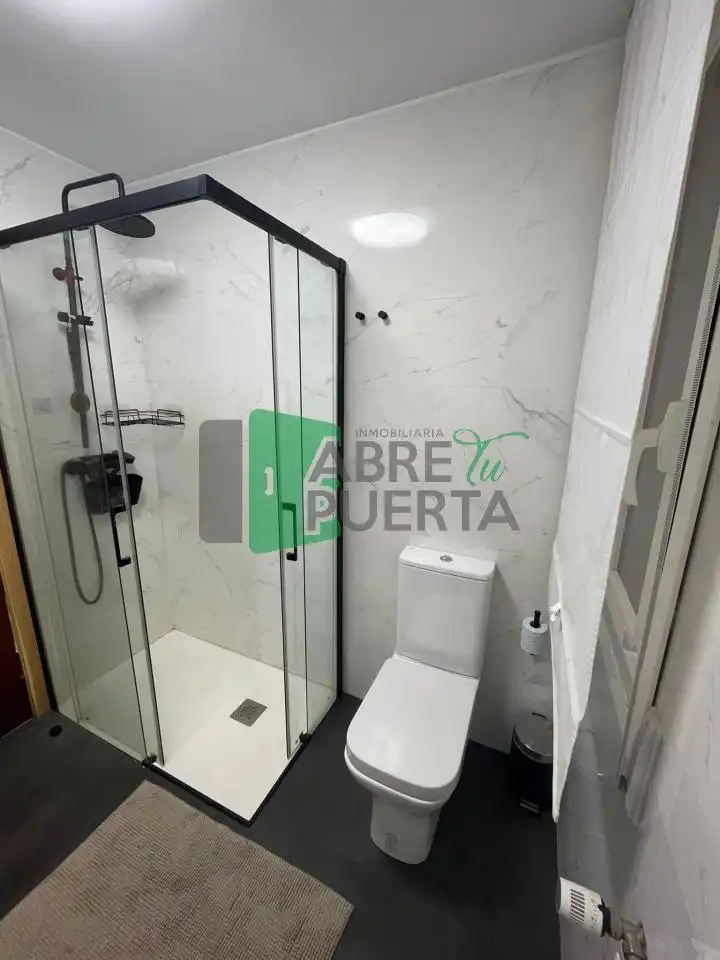 Baño de Piso en venta en Ourense Capital  con Calefacción, Terraza y Amueblado
