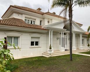 Vista exterior de Casa o xalet de lloguer en Cabrils amb Aire condicionat, Terrassa i Piscina