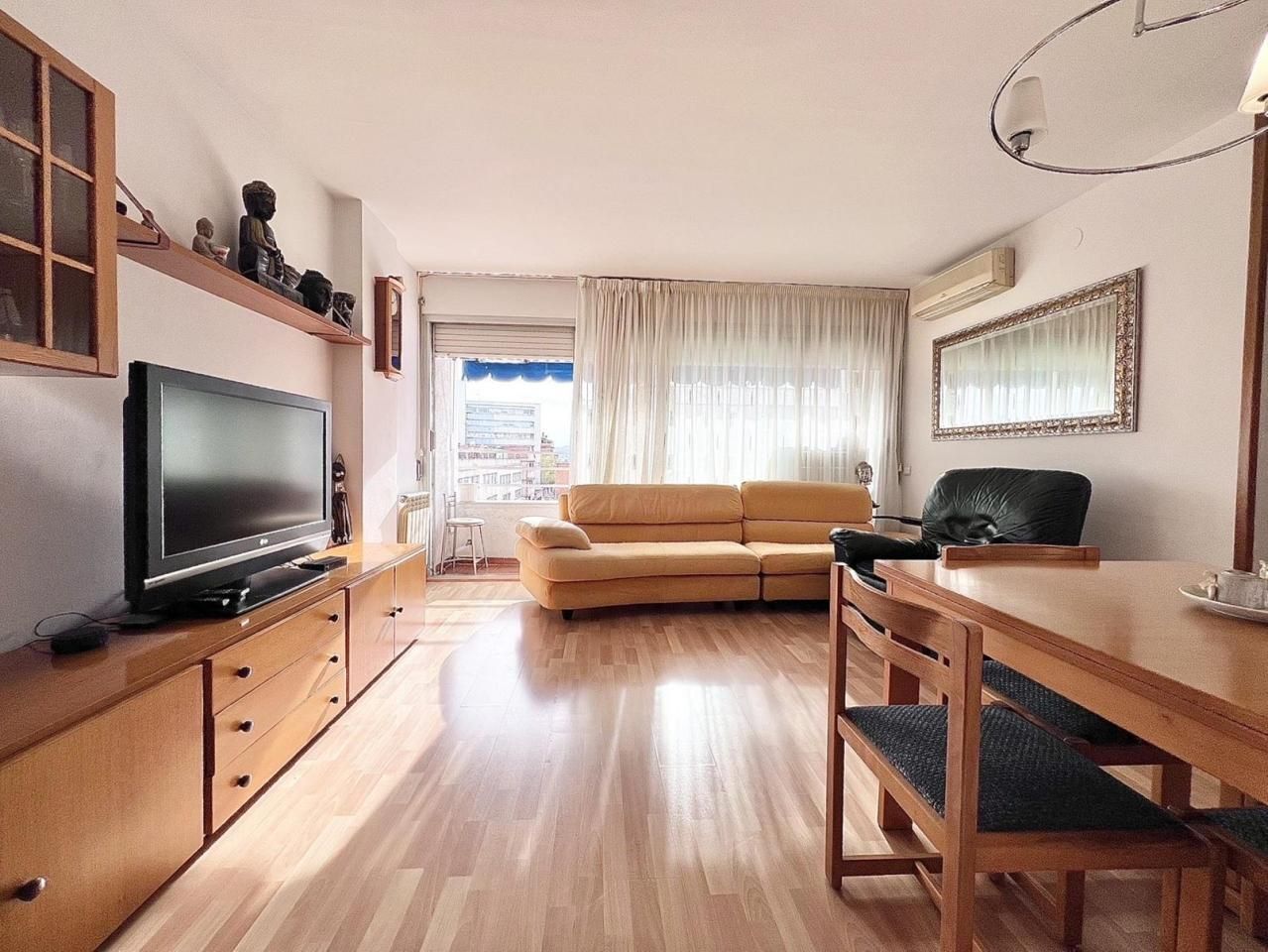 Sala d'estar de Pis en venda en Sabadell amb Aire condicionat, Calefacció i Balcó