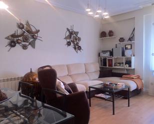 Living room of Flat for sale in Benavente  with Heating and Furnished