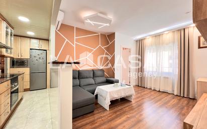 Living room of Flat for sale in  Barcelona Capital  with Heating