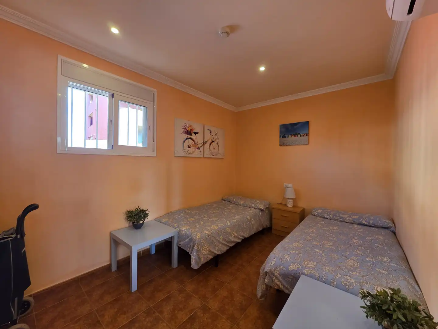 Schlafzimmer von Wohnungen zum Verkauf in La Línea de la Concepción mit Klimaanlage, Terrasse und Schwimmbad
