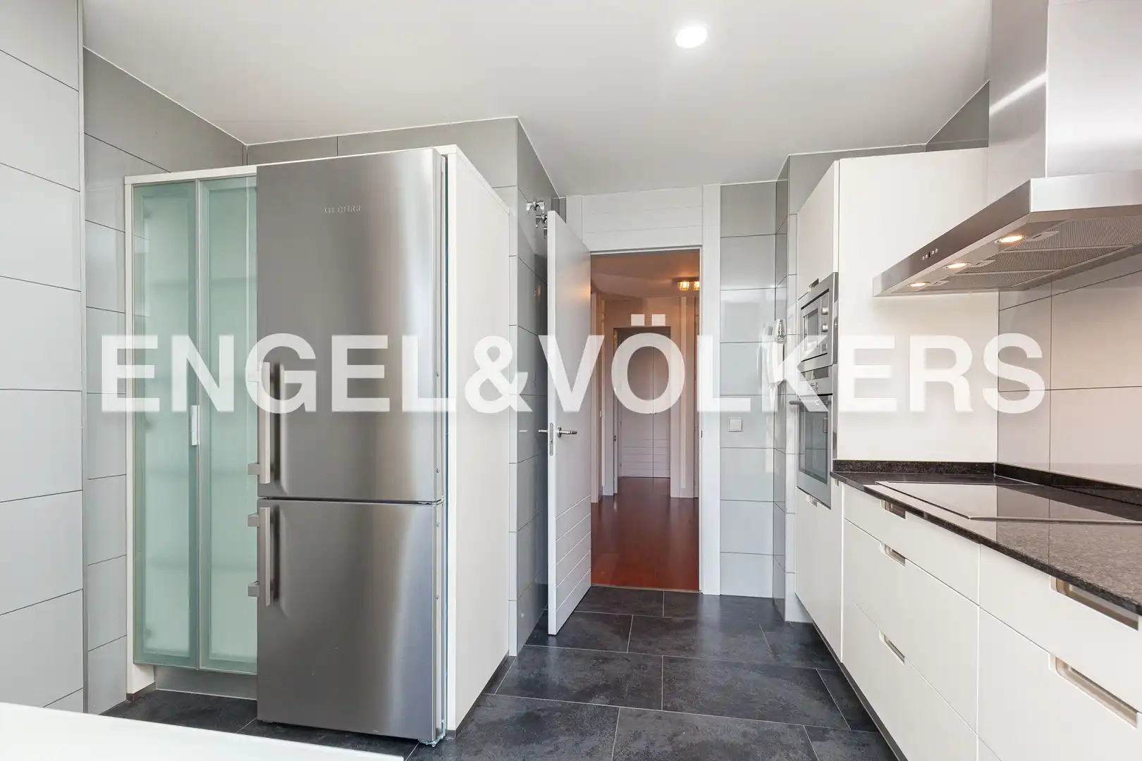 Cocina de Ático de alquiler en Pozuelo de Alarcón con Calefacción, Jardín privado y Terraza