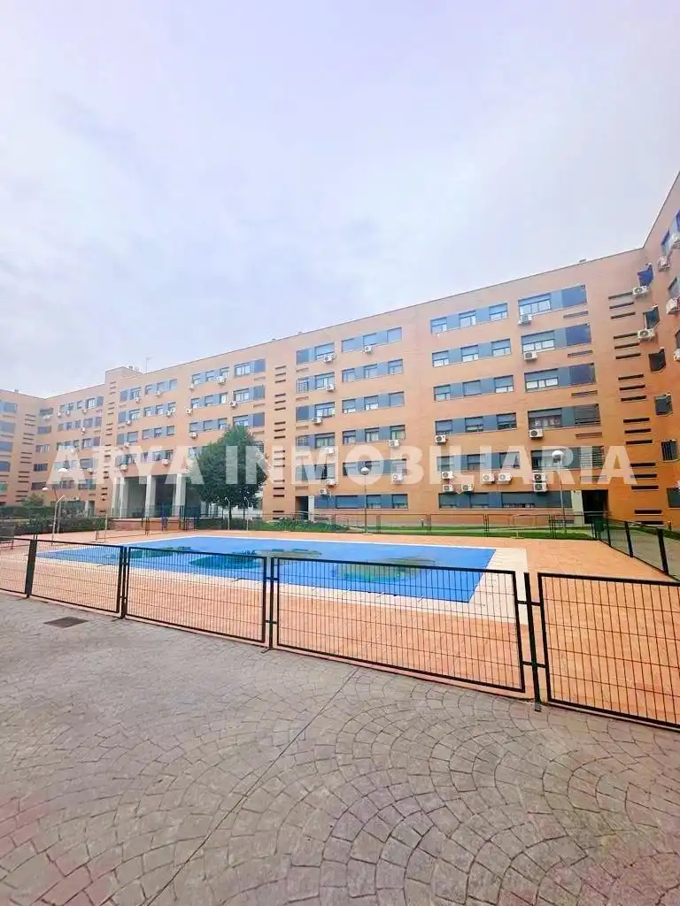 Vista exterior de Piso en venta en Torrejón de Ardoz con Calefacción, Trastero y Piscina comunitaria