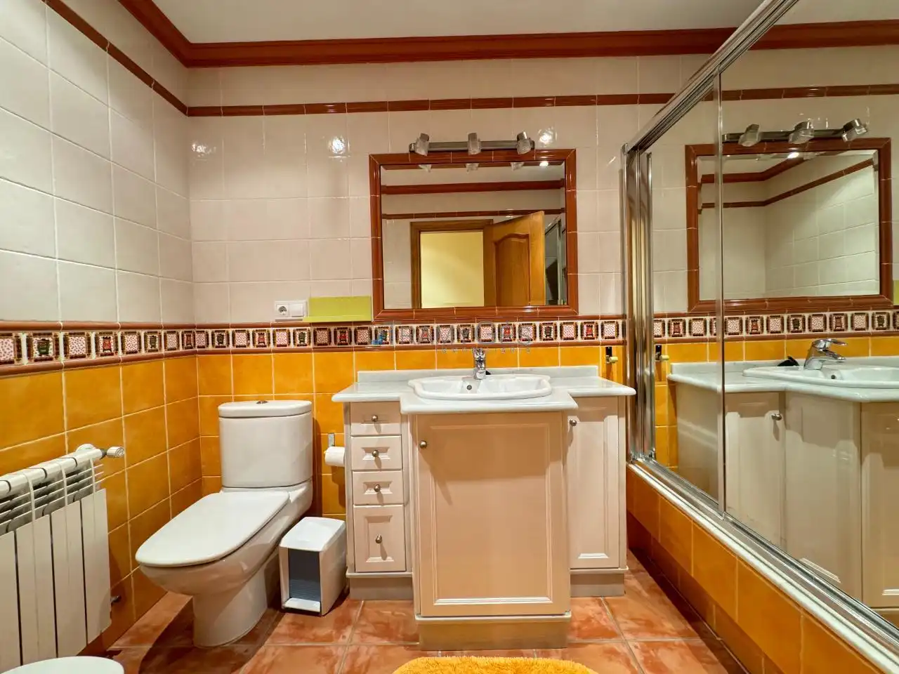 Baño de Casa o chalet en venta en Vilagarcía de Arousa con Calefacción, Jardín privado y Terraza
