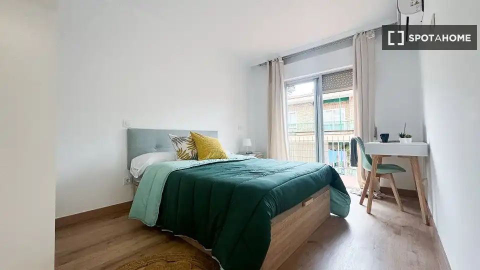 Bedroom of Flat for share in Getafe  with Air Conditioner, Terrace and Furnished