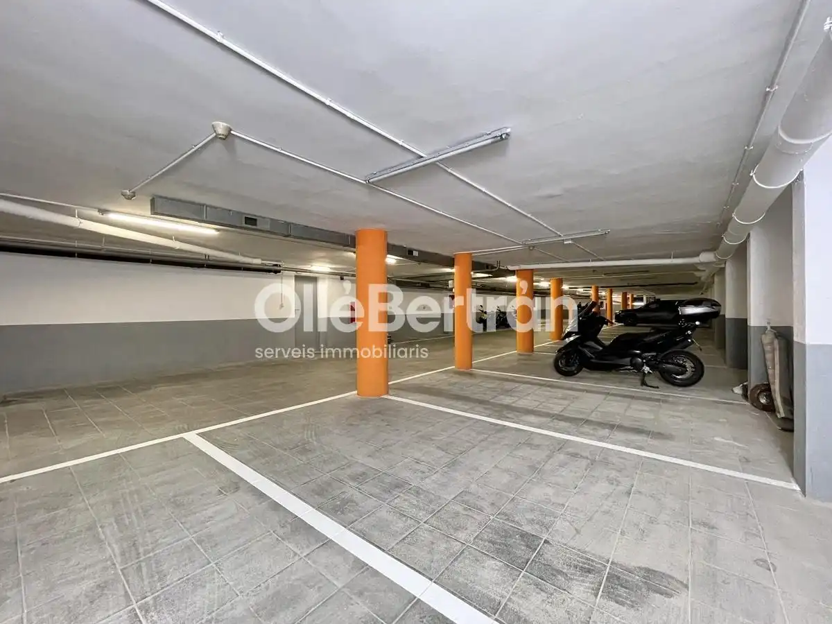 Parkplatz von Garage zur Miete in L'Hospitalet de Llobregat