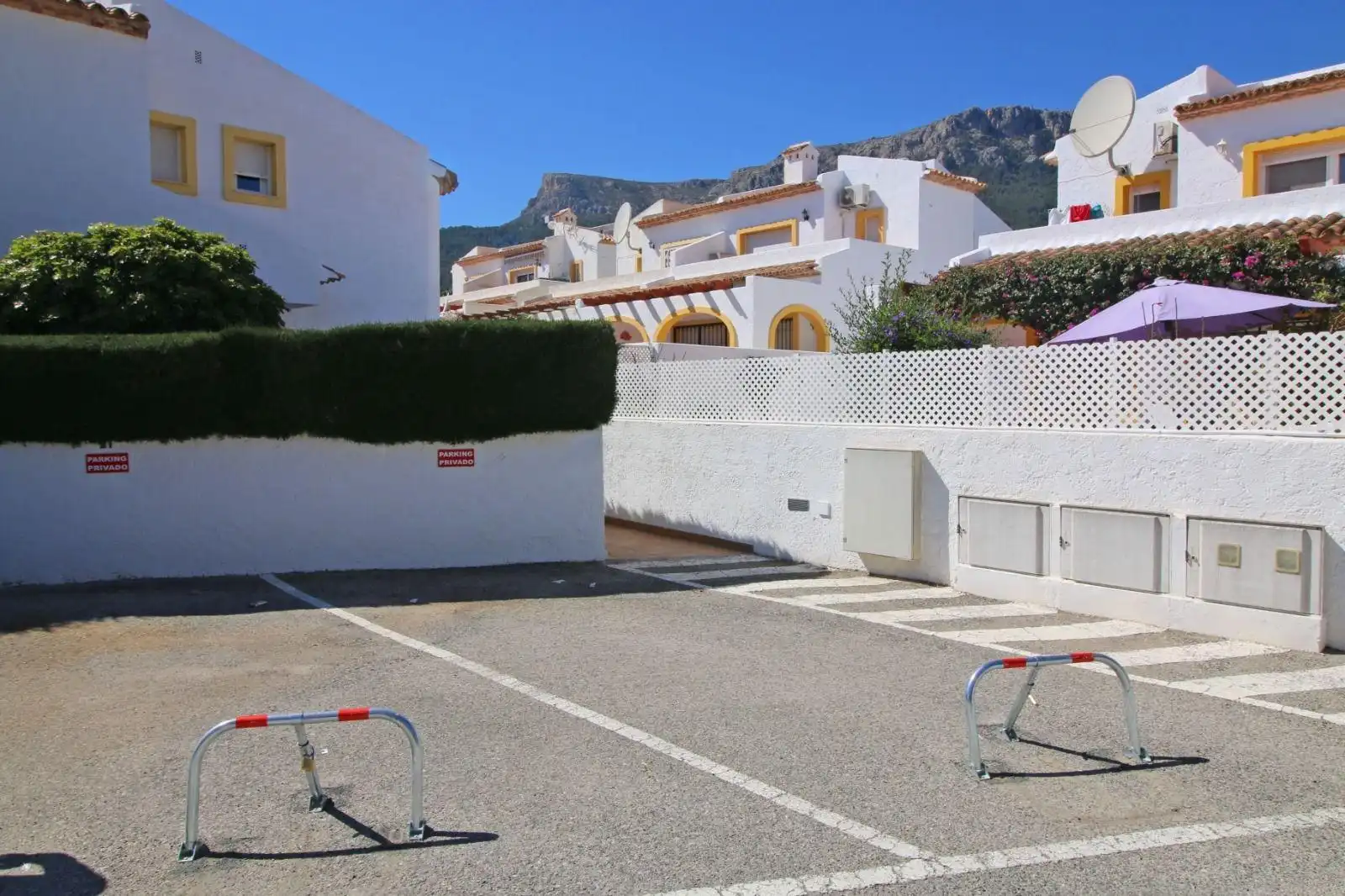 Aparcament de Casa adosada en venda en Calpe / Calp amb Aire condicionat, Calefacció i Jardí privat