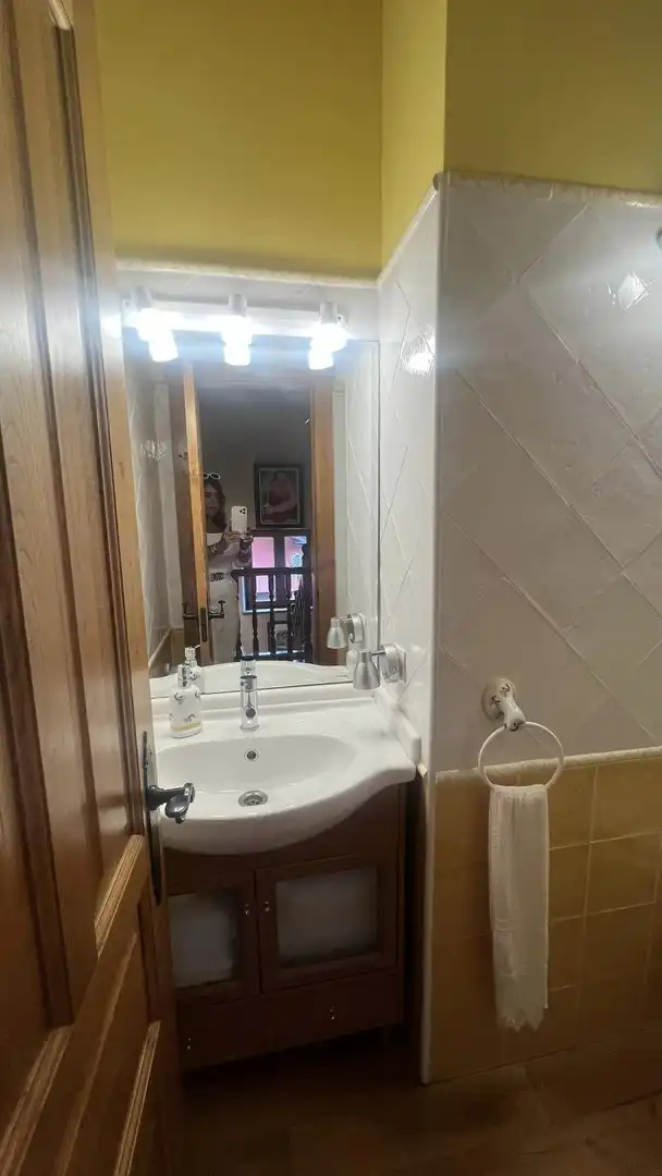 Badezimmer von Haus oder Chalet zum Verkauf in Suances mit Heizung, Privatgarten und Parkett