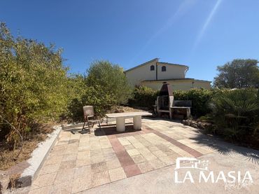 Maison avec jardin à vendre à Olivella