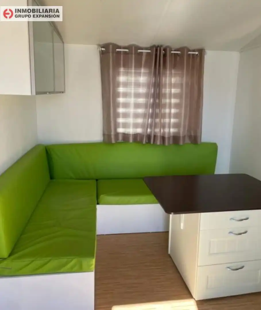 Sala d'estar de Casa o xalet en venda en El Pinós / Pinoso amb Aire condicionat, Calefacció i Jardí privat
