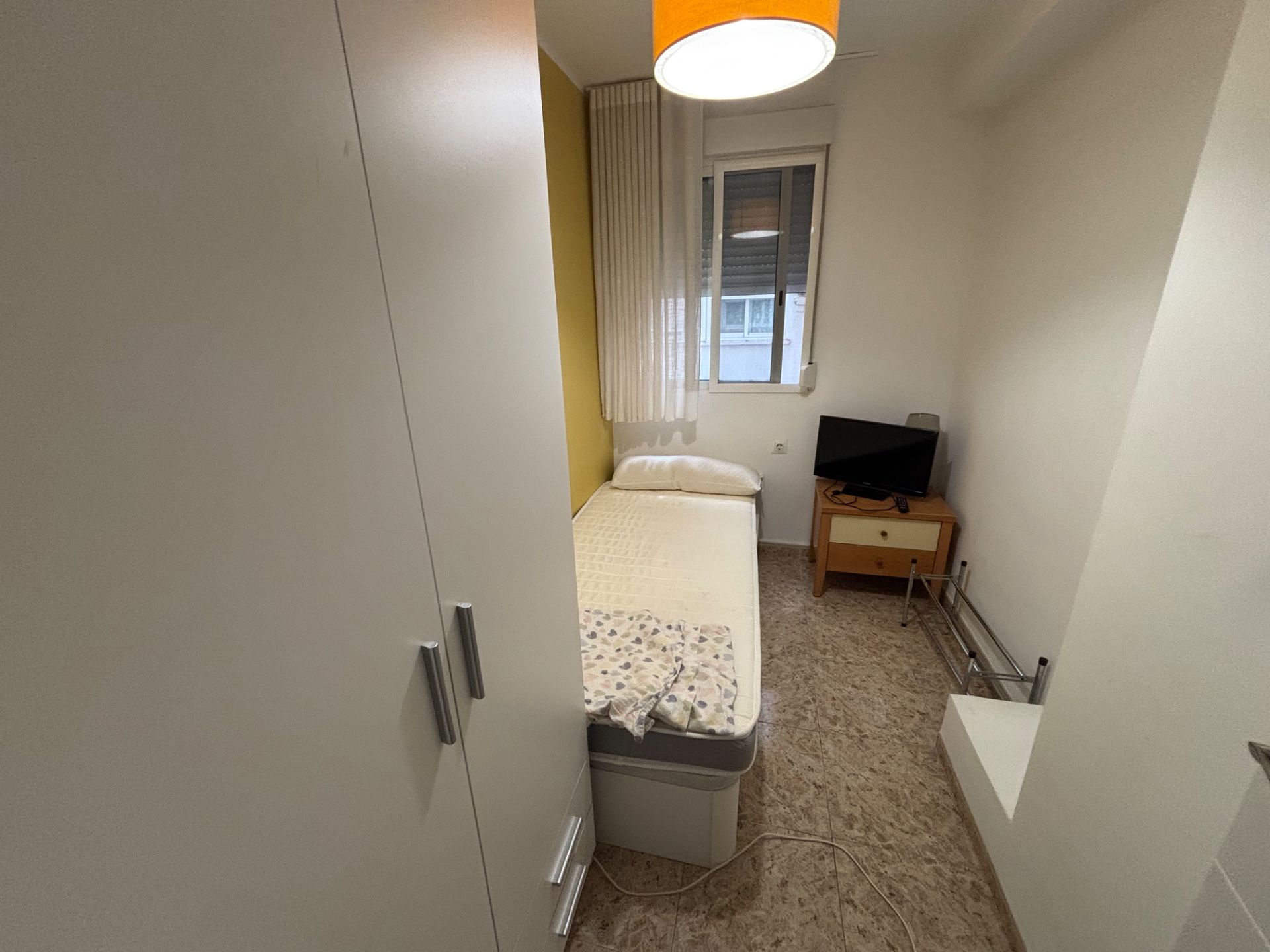 Bedroom of Flat for share in  Valencia Capital  with Air Conditioner, Heating and Furnished