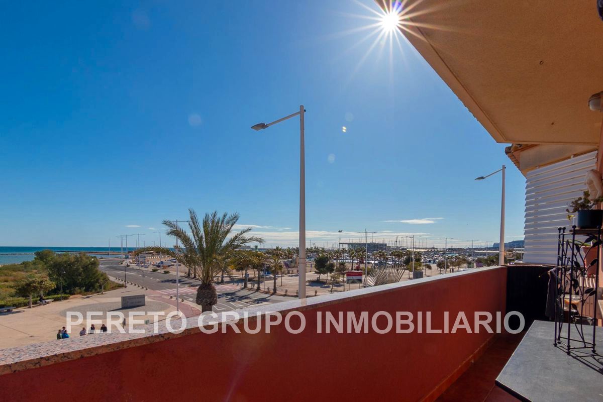 Vista exterior de Àtic en venda en Dénia amb Aire condicionat, Calefacció i Terrassa
