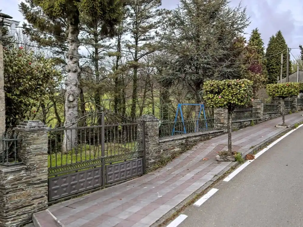 Casa rústica amb jardí en venda a Avenida de Galicia 31, imagen 3