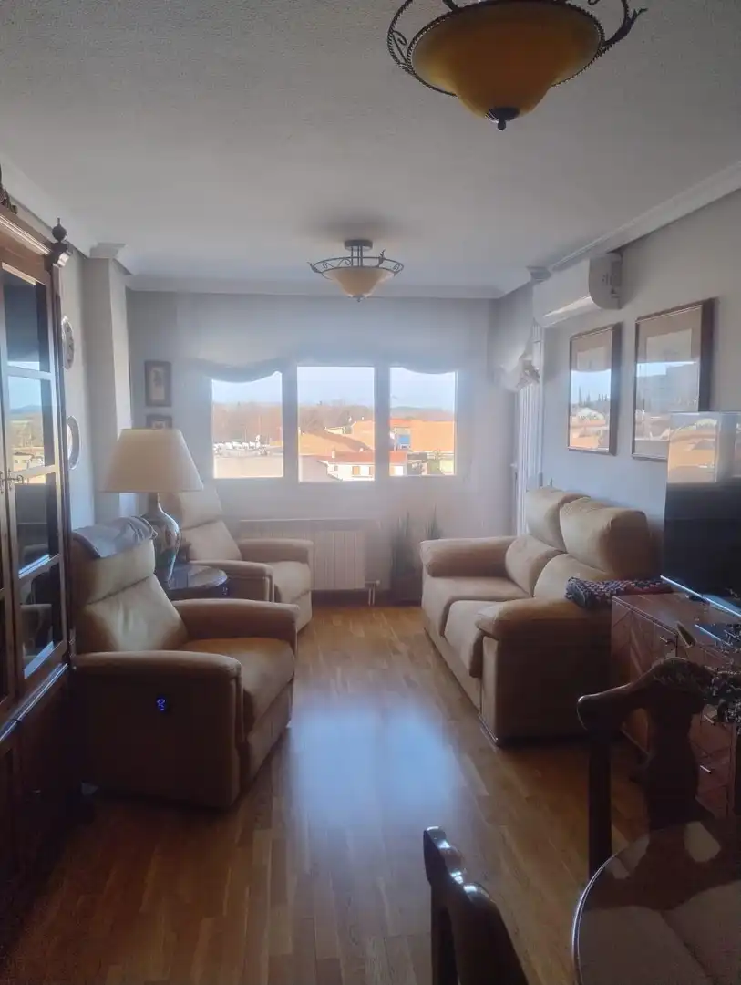 Sala d'estar de Pis en venda en Ciudad Real Capital amb Calefacció, Terrassa i Moblat